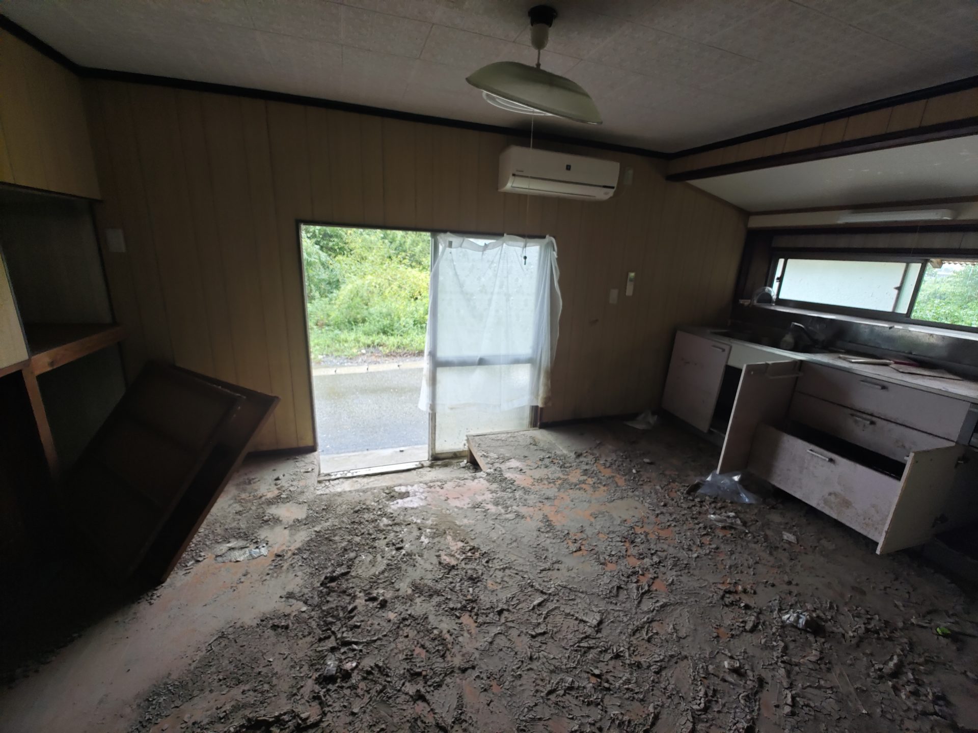 住宅 建築 サビ EZ blust 業者 DIY 汚れ 油 解体 廃墟 掃除 住宅 建築 サビ EZ blust 業者 DIY 汚れ 油 解体 廃墟 掃除