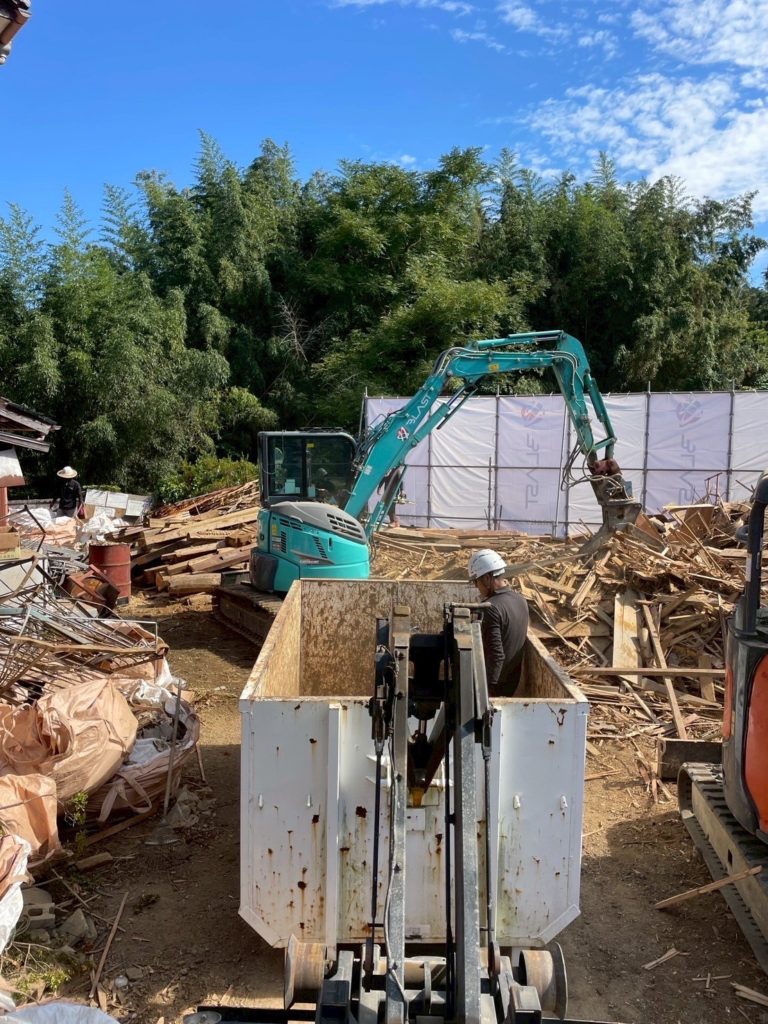 宇部 解体 の倉庫解体の様子