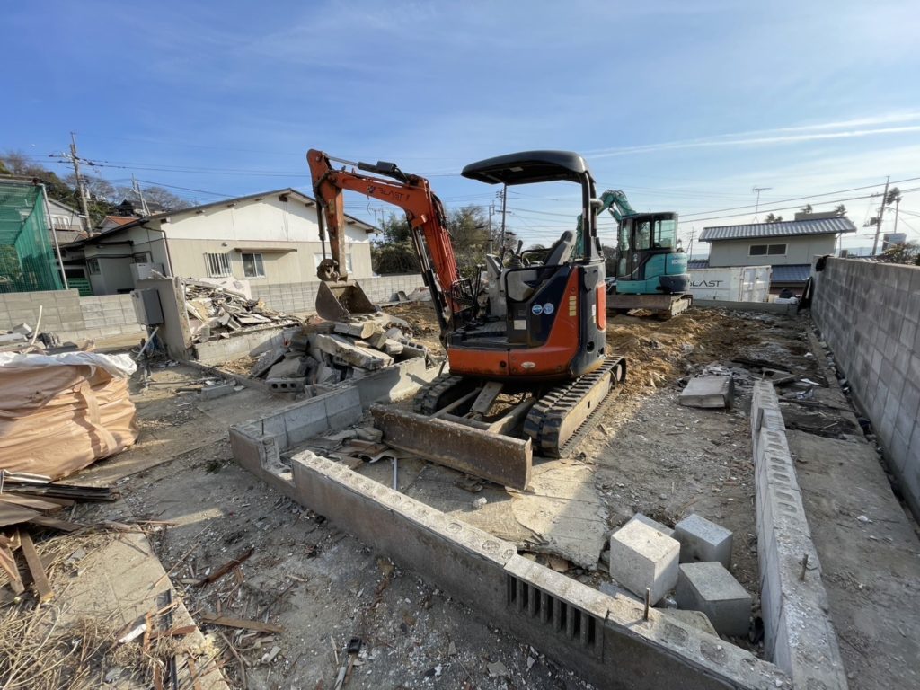 基礎解体工事中