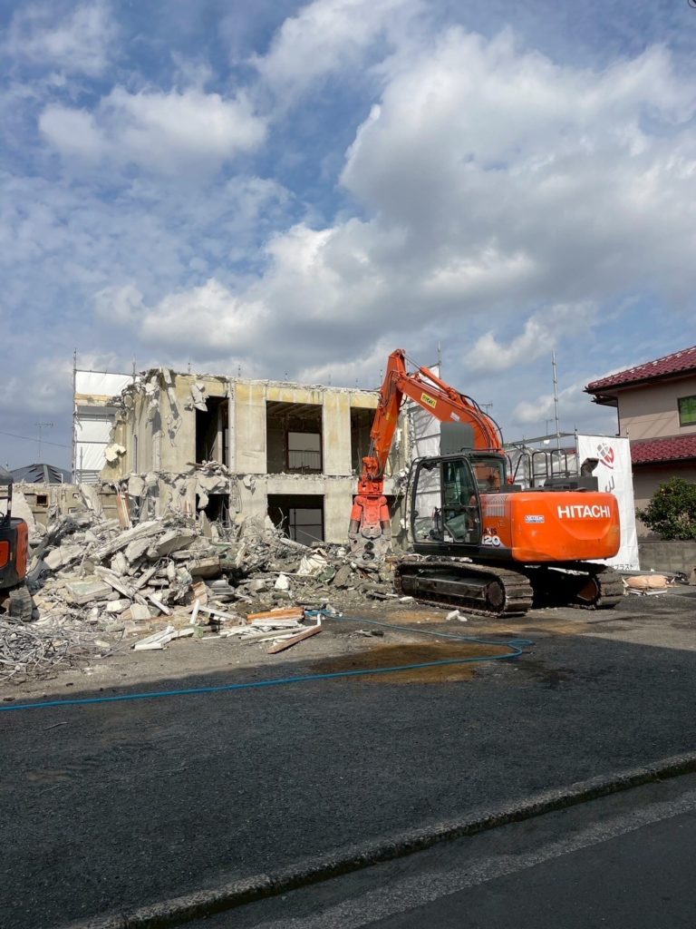 次のスパンを解体中